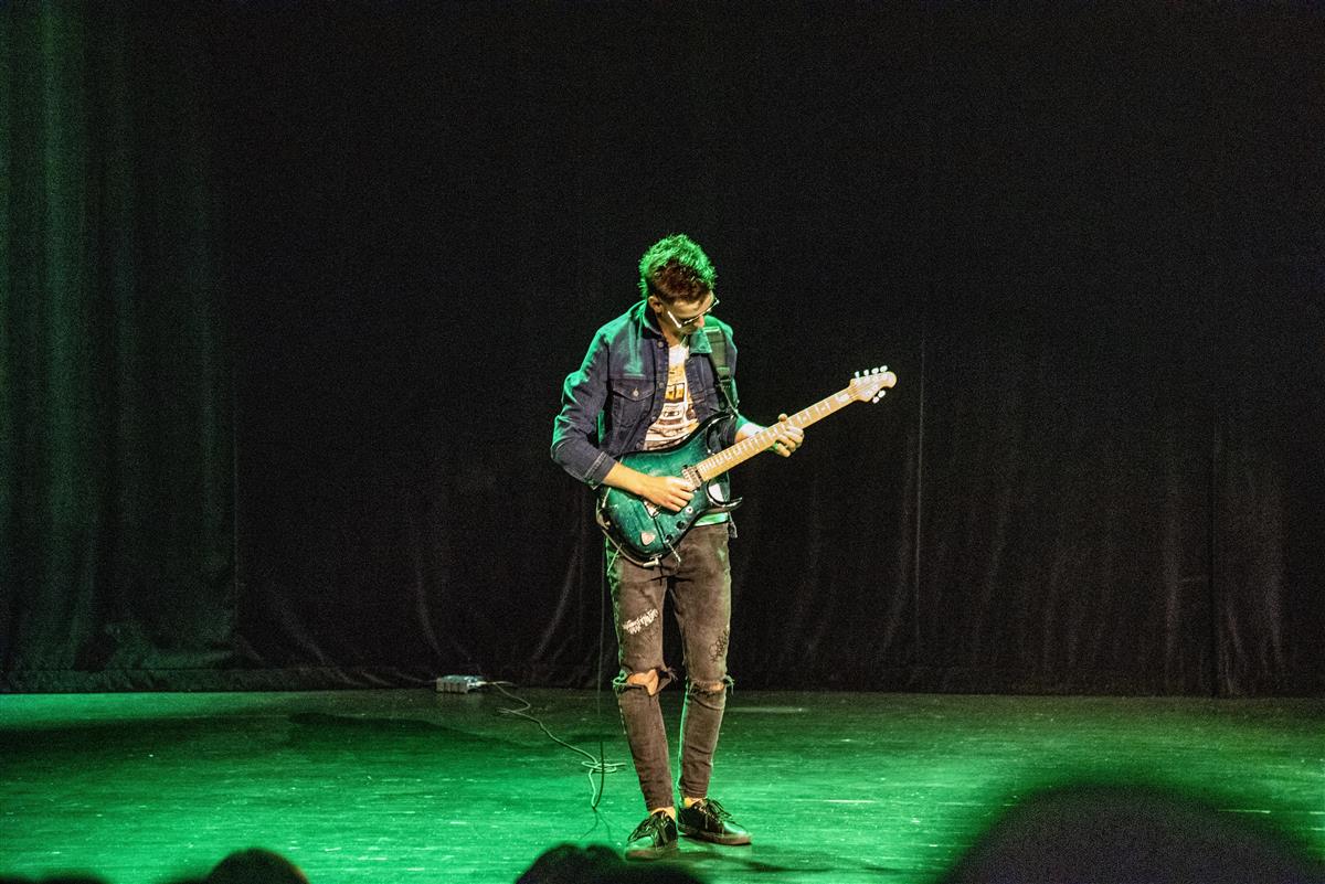 Gitarsolo - Klikk for stort bilde