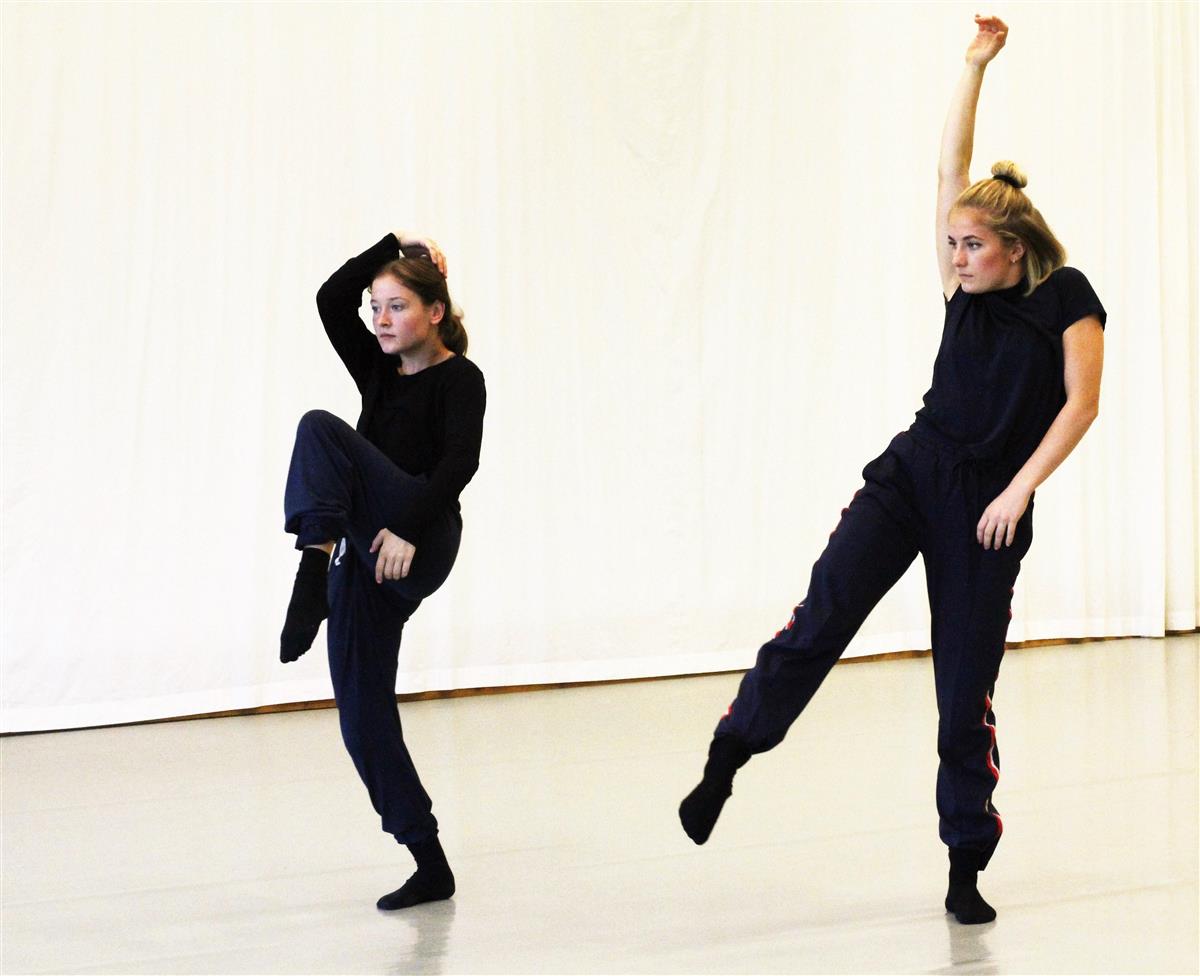 To dansere i aksjon - Klikk for stort bilde